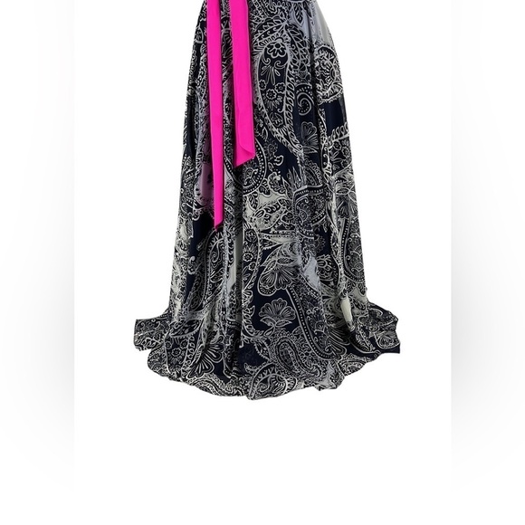 Eliza J Maxi Floral Halter Special Occasion Dress in Navy/Grey - 8 - Picture 5 of 9